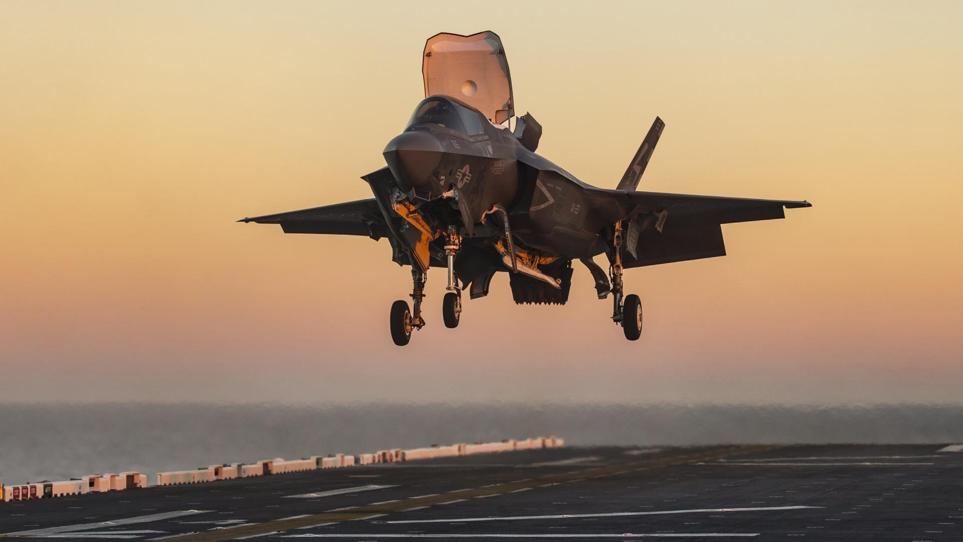 法兰克福保持边路活跃撕开防线空档，法兰克福视频