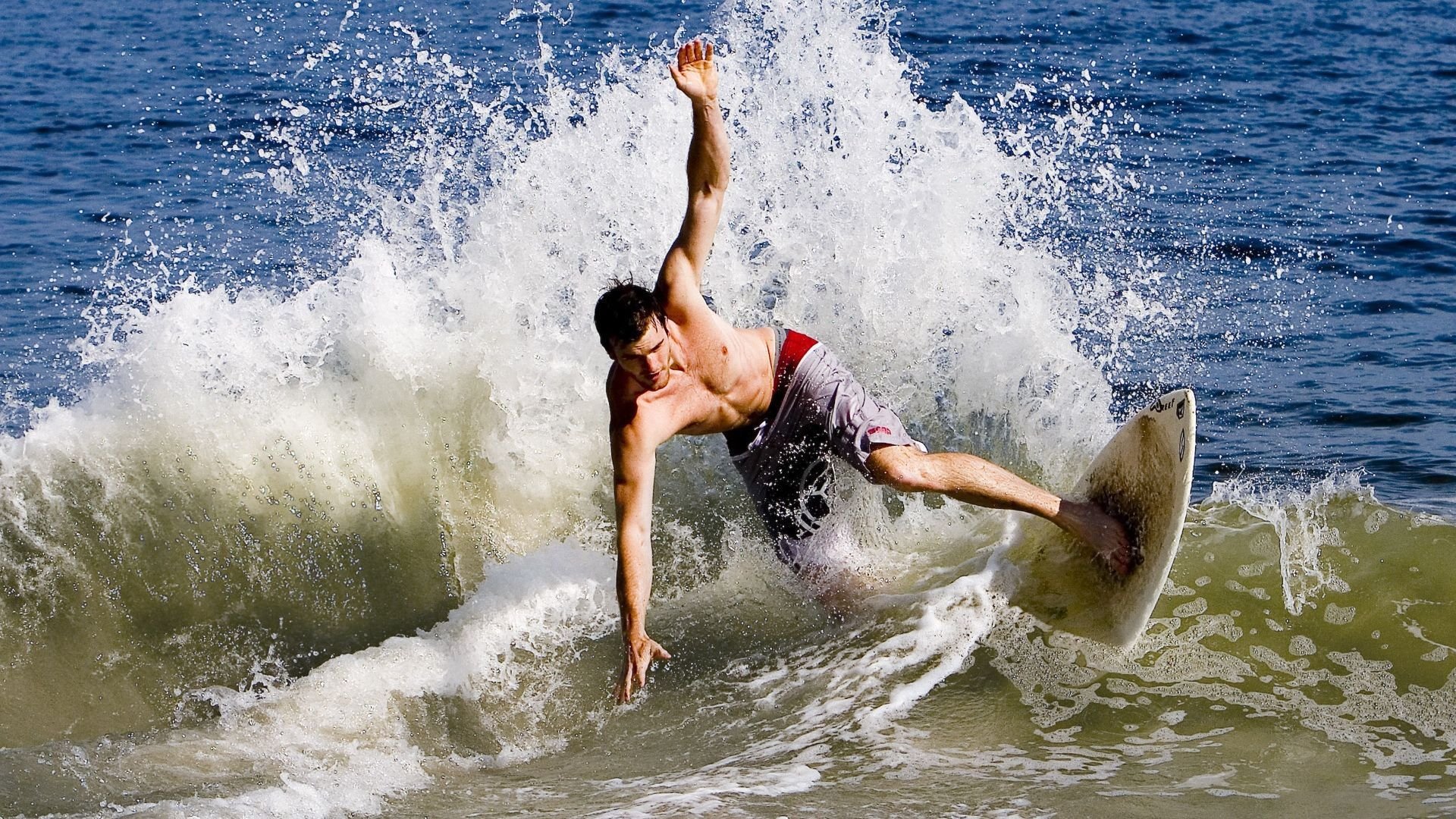 “重拳出击！四川省体育馆拳击赛场风云再起”