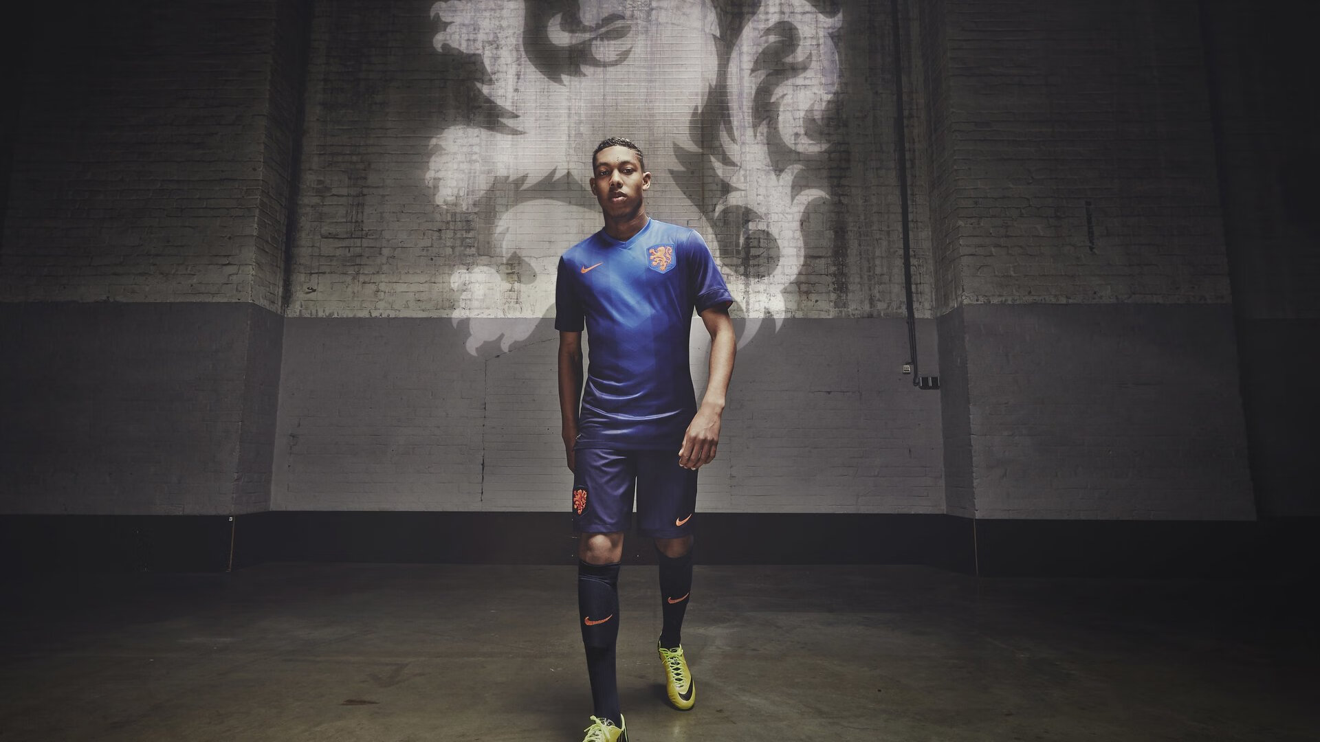 拜仁全场高压战术压制博卡中场，拜仁防线